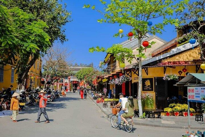 Hoi An/Da Nang til Phong Nha eller Phong Nha til Hoi An med privat bil