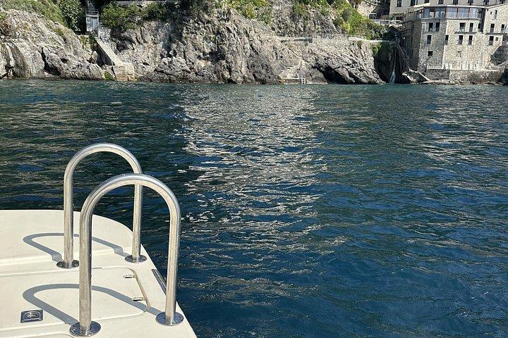 アマルフィ海岸の 1 日プライベート ボート ツアー