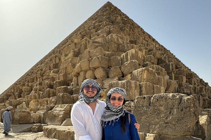 Explorez les pyramides de Gizeh avec un Guide professionnel sur place