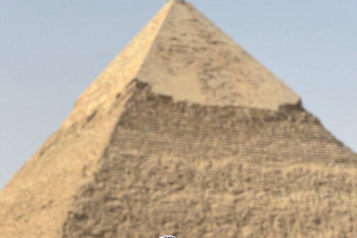 Explorez les pyramides de Gizeh avec un Guide professionnel sur place