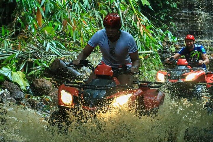 Expérience d'une journée complète en VTT, quad et rivière en bouée à Bali