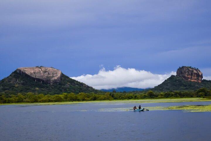 Pidurangala Sunset oder Sunrise Tour mit Tuk-Tuk oder Jeep