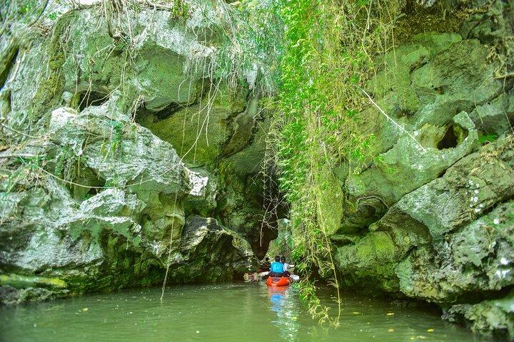 Ganztägiges Kajak-Abenteuer in der Bor Thor Sea Cave ab Krabi