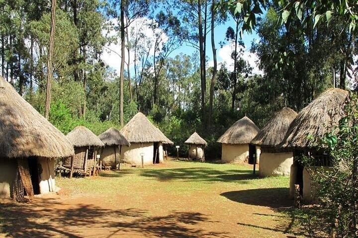 City Tour em Nairobi e visita à tarde a Bomas do Quênia