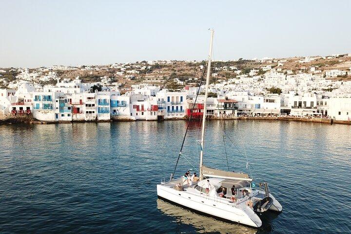 Mykonos Catamaran Sunset Semiprivat kryssning med transfer