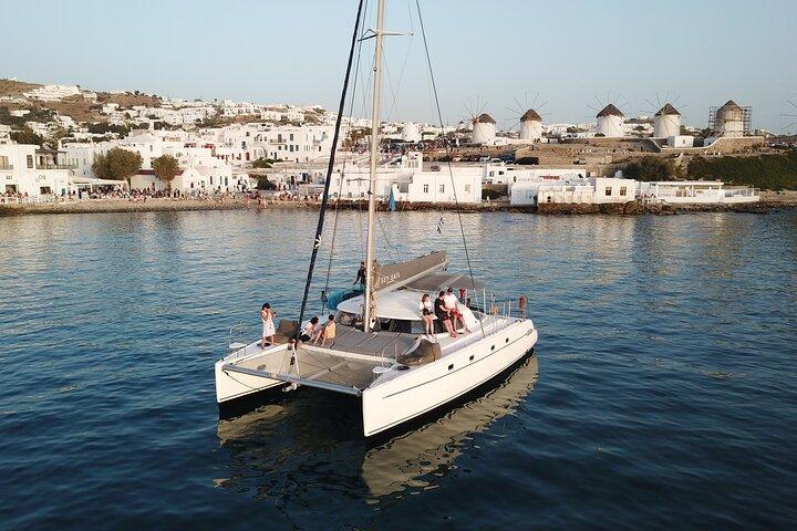 Mykonos Catamaran Sunset Semiprivat kryssning med transfer