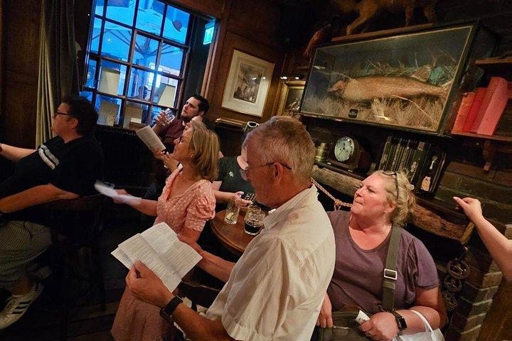 Pub Crawl and Sing along London Experience