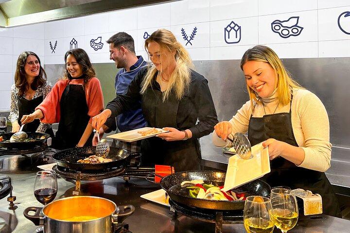 Cours de cuisine de paella, dégustation de vins et marché central de Valence