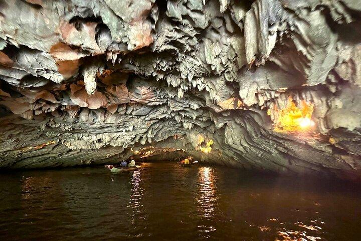 ニンビンへのプライベートツアーハノイ： Mua Caves, Tam Coc & Hoa Lu