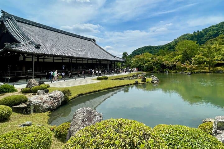 Kyoto Early Bird English Tour: Fushimi-Inari and Arashiyama