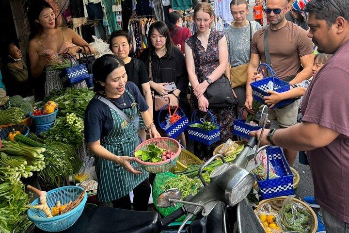 Prickelnder Thai-Kochkurs mit morgendlicher Markttour