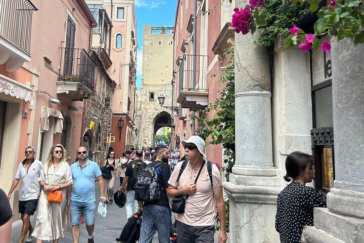 Skip-the-Line Taormina Half Day Greek Theater and Historic Center