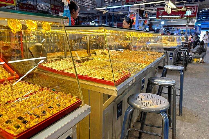 Excursão ao mercado local de Phsar Leu Thom Thmey