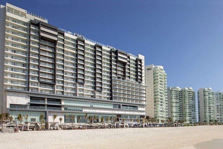 Aeropuerto de Cancún y transporte privado Royalton CHIC Cancún