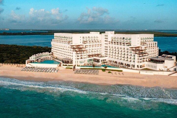 Transporte Privado al Aeropuerto de Cancún y Sun Palace Cancún