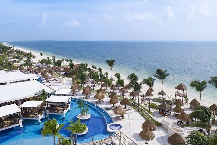 Transporte privado al aeropuerto de Cancún y Excellence Playa Mujeres