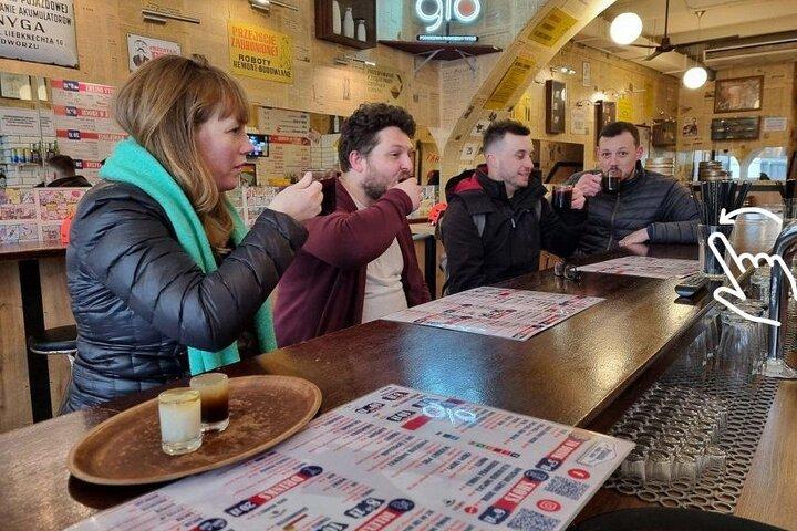 スクーターでのクラクフ市内ツアーと英語ガイド付きの試食