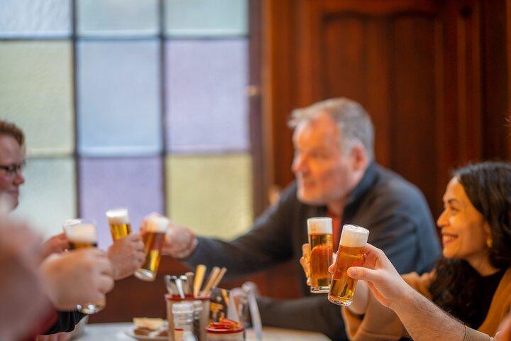 Visita guiada pública à cervejaria em inglês.