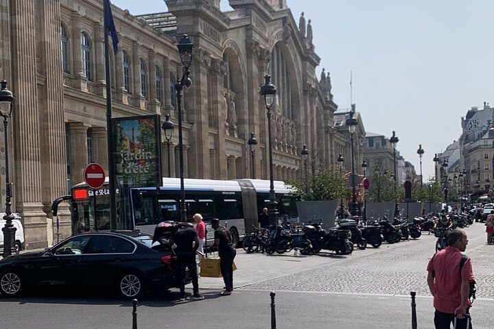 Transfer from Paris Hotels&Apartments to Train Stations