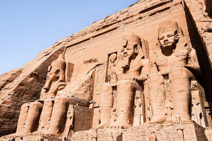 Viaggio ad Abu Simbel e Aswan da Luxor