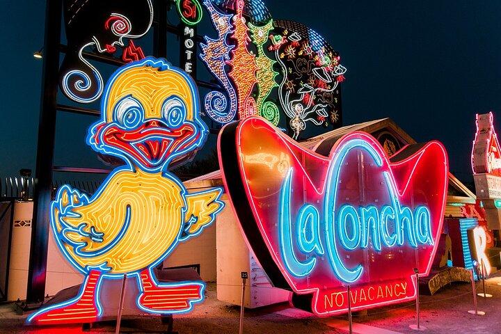 Las Vegas : Experiencia Nocturna Museo Neón y Tour en Autobús Abierto