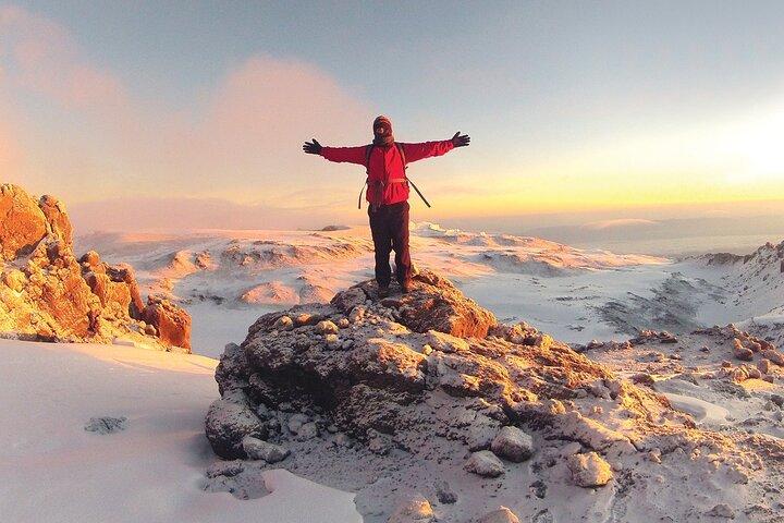2 giorni 1 notte Monte Kenya Scalata del percorso Sirimon
