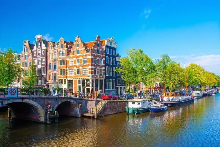 Private Day Tour of Amsterdam's Old Town Highlights by Car