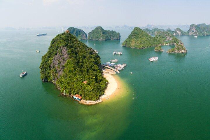 Top-Luxus-Tageskreuzfahrt „Symphony“ von Ha Long mit Mittagessen, Höhle und Insel
