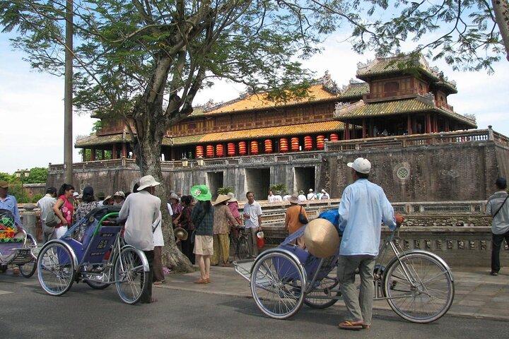 Hue City Cyclo Journey: explorando joias culturais exclusivas