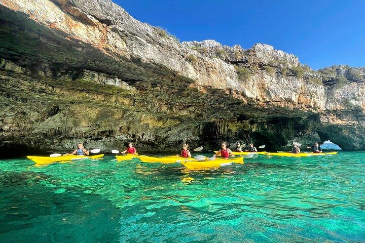 Excursion en kayak à Leuca + arrêt baignade + randonnée dans les grottes