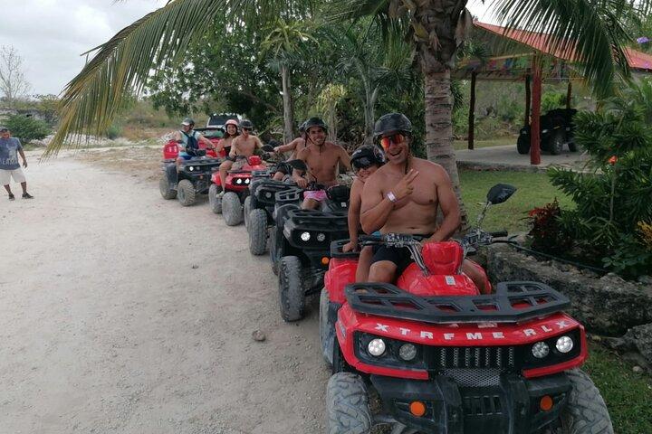 Offroad-ATV-Tour mit Höhlen, Cedral und Strandzeit mit Transfer