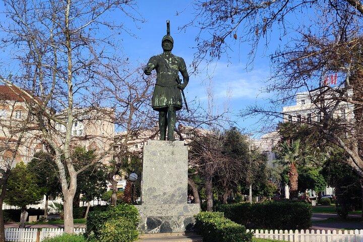 Paseo por el puerto de la ciudad de Atenas, El Pireo