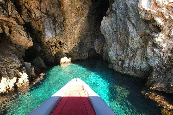 Excursion en bateau privé à Athènes vers Agistri, Égine, Moni et Perdika