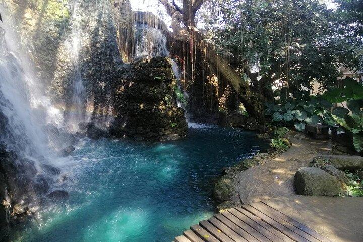 Besøg Dantewada (Angel Land), Blue Temple og Sticky Waterfall