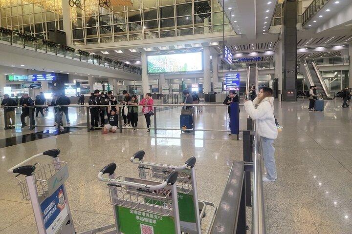 メルセデスベンツによるプレミアム空港送迎サービス香港