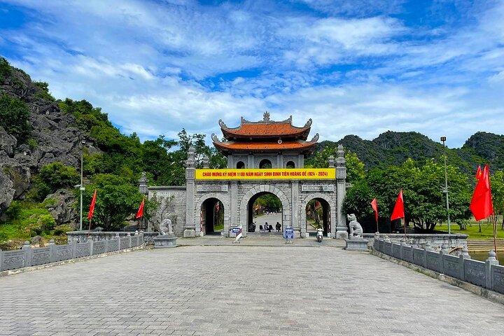 Excursion privée de luxe d'une journée: Hoa Lu, Tam Coc & Mua Grottes de Hanoi