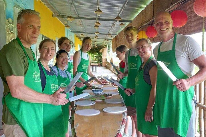 Lezione di cucina a Hue e viaggio in moto attraverso la campagna
