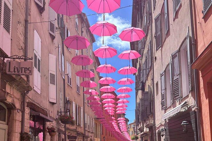 Ganztagesausflug in kleiner Gruppe zu mittelalterlichen Dörfern an der französischen Riviera ab Nizza