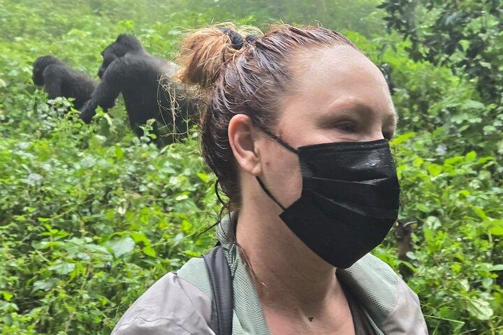 Aventura privada de trekking em gorilas de Uganda de 3 dias