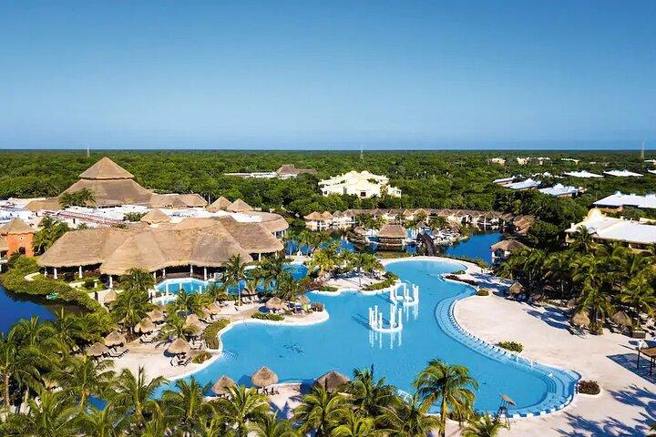 Traslado privado al aeropuerto de Cancún y Grand Palladium White Sand