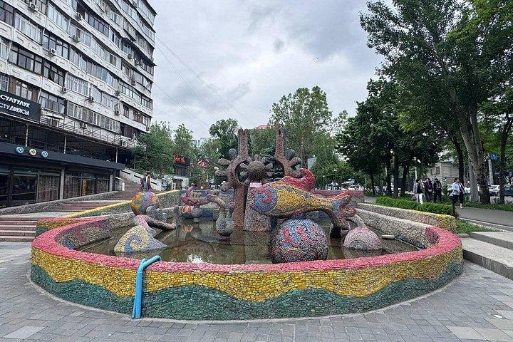 ビシュケクストリートアーツ、モザイク壁画＆キルギス遊牧民歴史ツアー