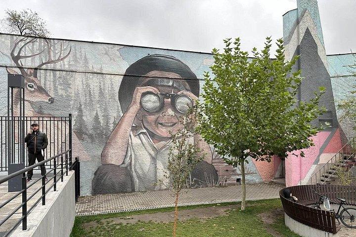 ビシュケクストリートアーツ、モザイク壁画＆キルギス遊牧民歴史ツアー