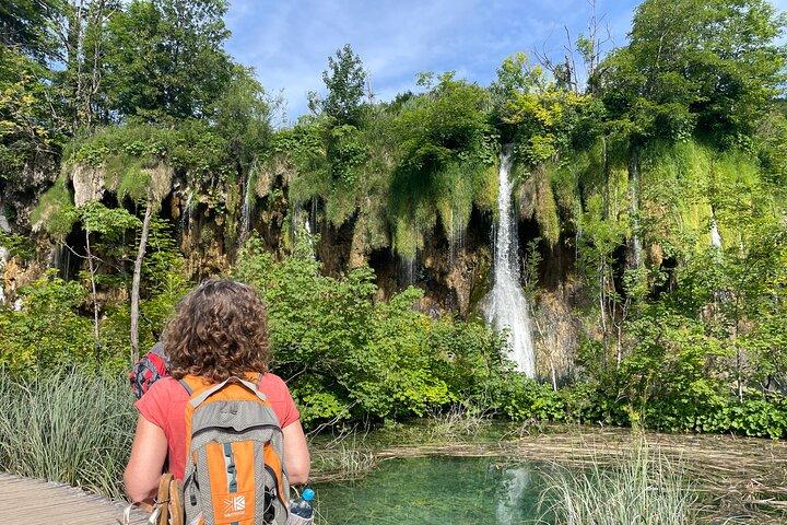 Lagos de Plitvice com bilhete e viagem guiada de Rastoke a partir de Zagreb
