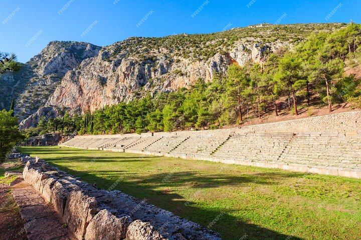 Mercedes Private Tour til Delphi og Arachova
