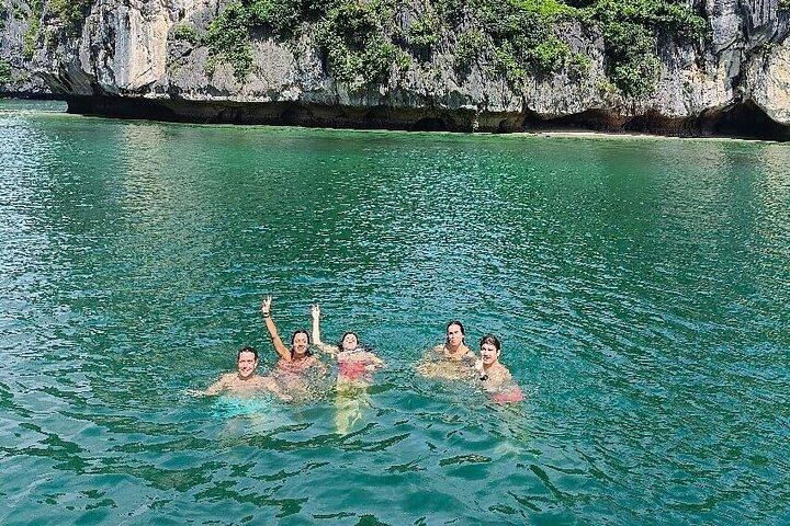 From Cat Ba Island: Amazing Sunset Tour in Lan Ha Bay, Kayaking