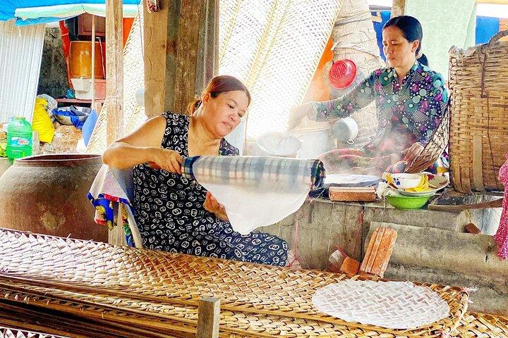Min Son Sanctuary & rispapper gör morgontur från DA Nang