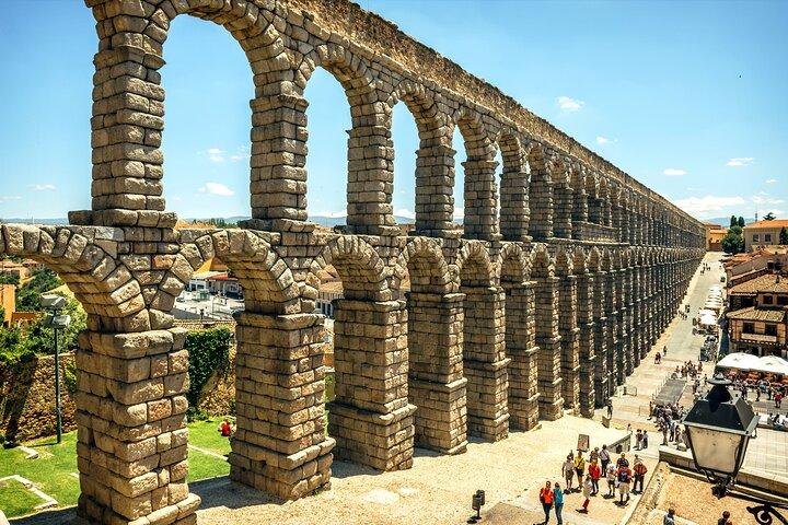 Visita guiada privada de 3 horas a lo más destacado de la ciudad de Segovia
