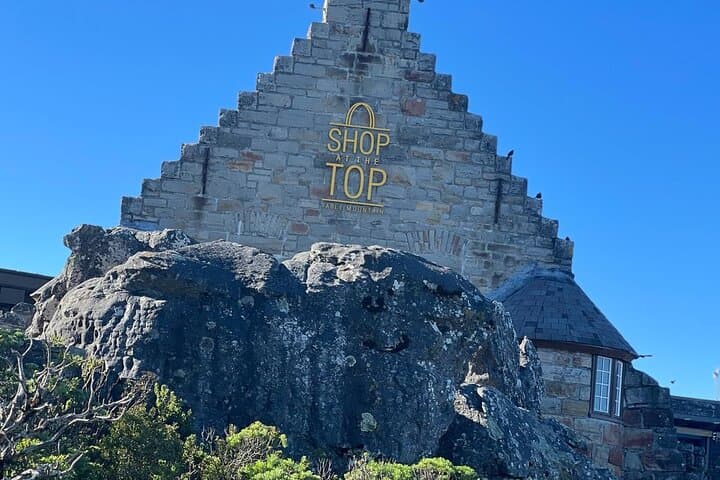 Table Mountain, Two Ocean Aquarium and Robben Island Private Tour