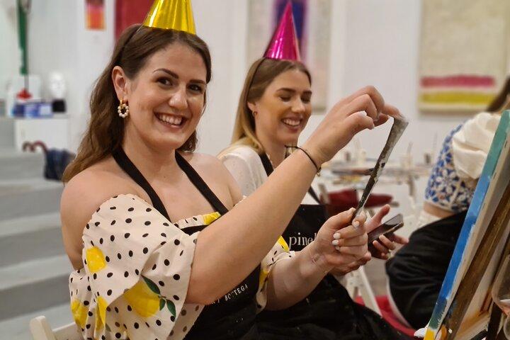 Paint and Wine Party Experience com vinho ilimitado em Zadar