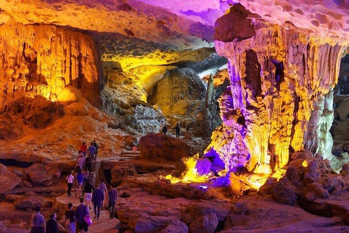 Top-Luxus-Tageskreuzfahrt „Symphony“ von Ha Long mit Mittagessen, Höhle und Insel